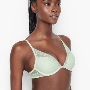 Incredible Lightly Lined Lace Plunge Bra EUC